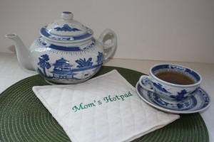 Spciy hot pad and tea pot